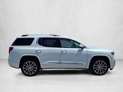 Used 2023 GMC Acadia Denali w/ Denali Ultimate Package FWD image 4