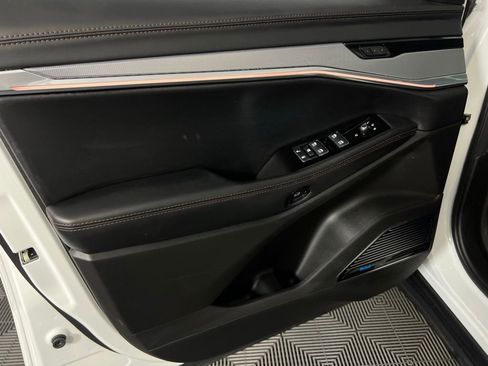 Used 2024 Jeep Wagoneer Launch Edition image 26