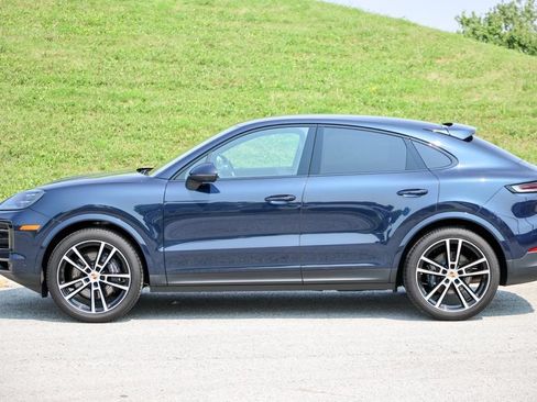 Certified 2026 Porsche Cayenne Coupe AWD/4WD image 2