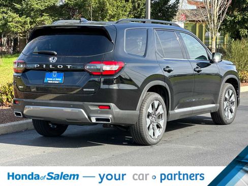 New 2026 Honda Pilot Touring image 2