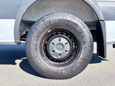 Used 2017 Mercedes-Benz Sprinter 2500 image 33