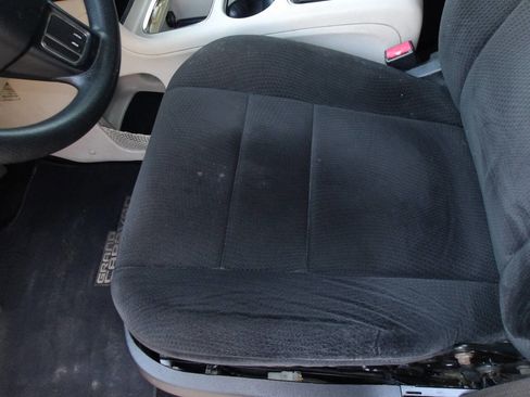 Used 2012 Dodge Grand Caravan SXT image 17