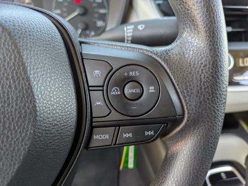 Used 2023 Toyota Corolla LE image 27