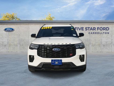 Used 2025 Ford Explorer ST AWD/4WD image 3