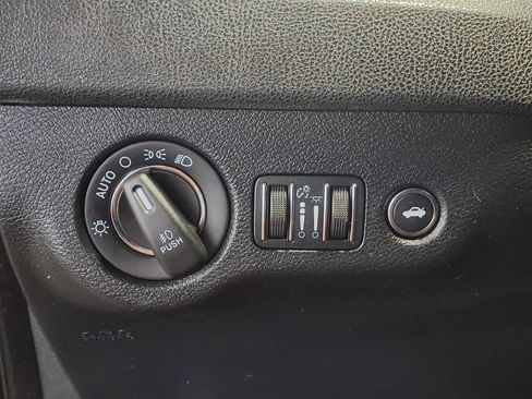 Used 2016 Chrysler 300 S image 17