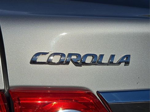 Used 2013 Toyota Corolla LE image 29