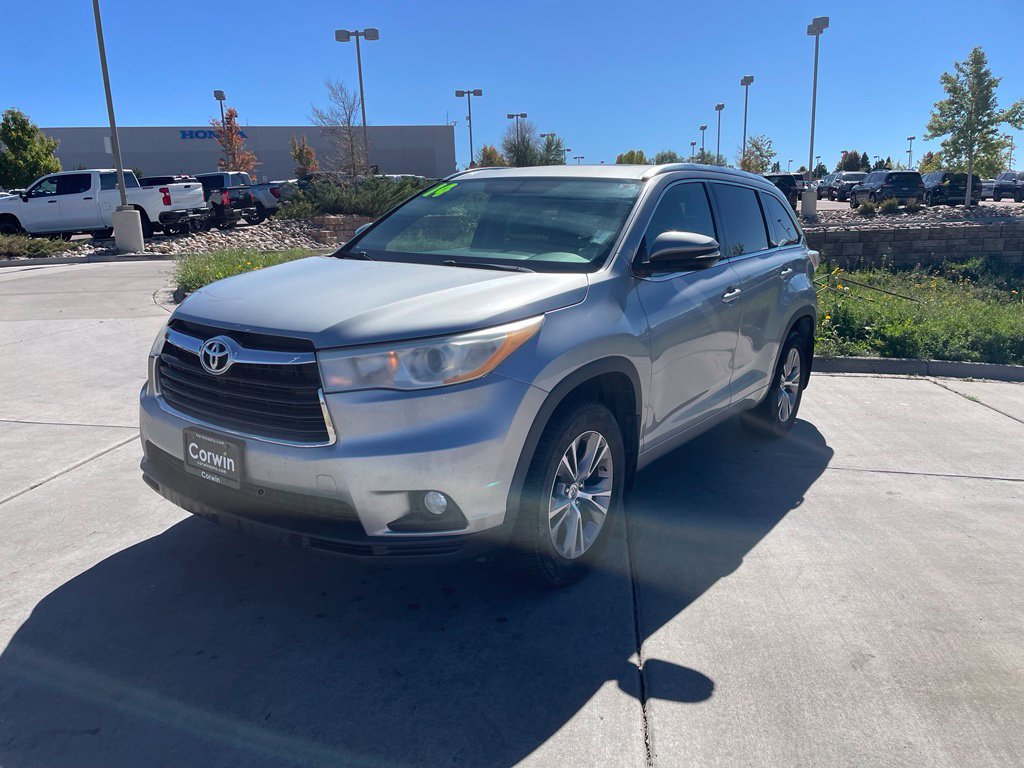 Used 2014 Toyota Highlander XLE AWD/4WD image 3