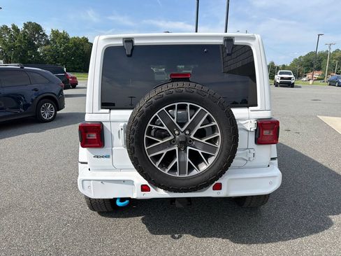 Used 2024 Jeep Wrangler High Altitude AWD/4WD image 6