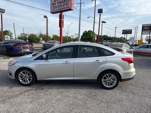 Used 2018 Ford Focus SE image 8