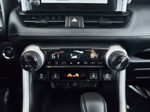 Used 2025 Toyota RAV4 XLE w/ Weather Package image 32