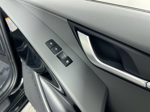 Certified 2025 Kia Niro EX Touring FWD image 31
