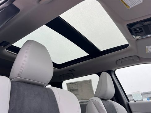 New 2026 Mitsubishi Outlander SE image 18