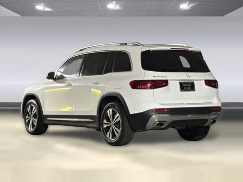 Used 2026 Mercedes-Benz GLB 250 image 3