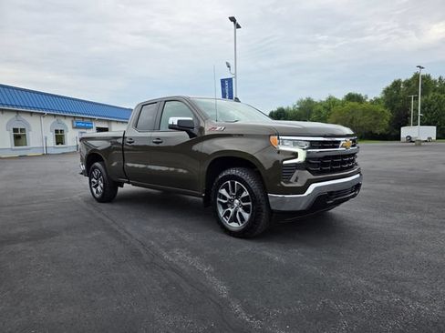 Used 2023 Chevrolet Silverado 1500 LT AWD/4WD image 6