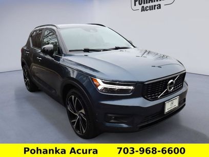 Used 2022 Volvo XC40 T5 R-Design w/ Advanced Package