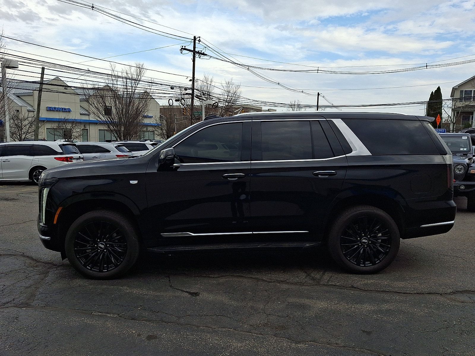 Used 2025 Cadillac Escalade Premium Luxury AWD/4WD image 10