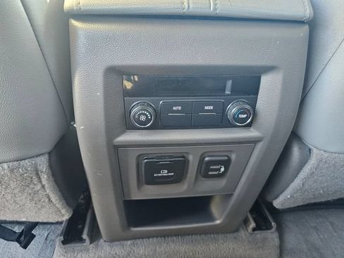 Used 2020 Chevrolet Traverse LT w/ LT Premium Package FWD image 21