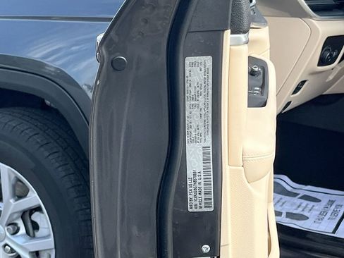 Certified 2022 Jeep Grand Cherokee Limited RWD image 31