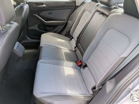 Used 2025 Volkswagen Jetta SE FWD image 14