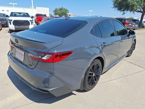 Used 2025 Toyota Camry SE FWD image 6