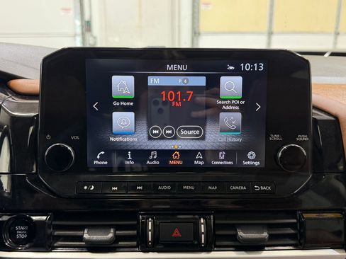 Used 2025 Nissan Pathfinder Platinum AWD/4WD image 22