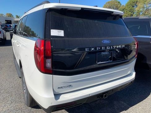 New 2025 Ford Expedition Active image 23