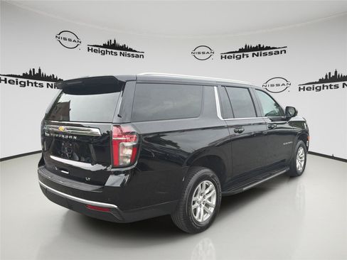 Used 2024 Chevrolet Suburban LT AWD/4WD image 5
