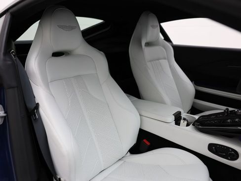 Used 2025 Aston Martin V8 Vantage Coupe image 6