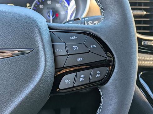 New 2026 Chrysler Pacifica Select image 28