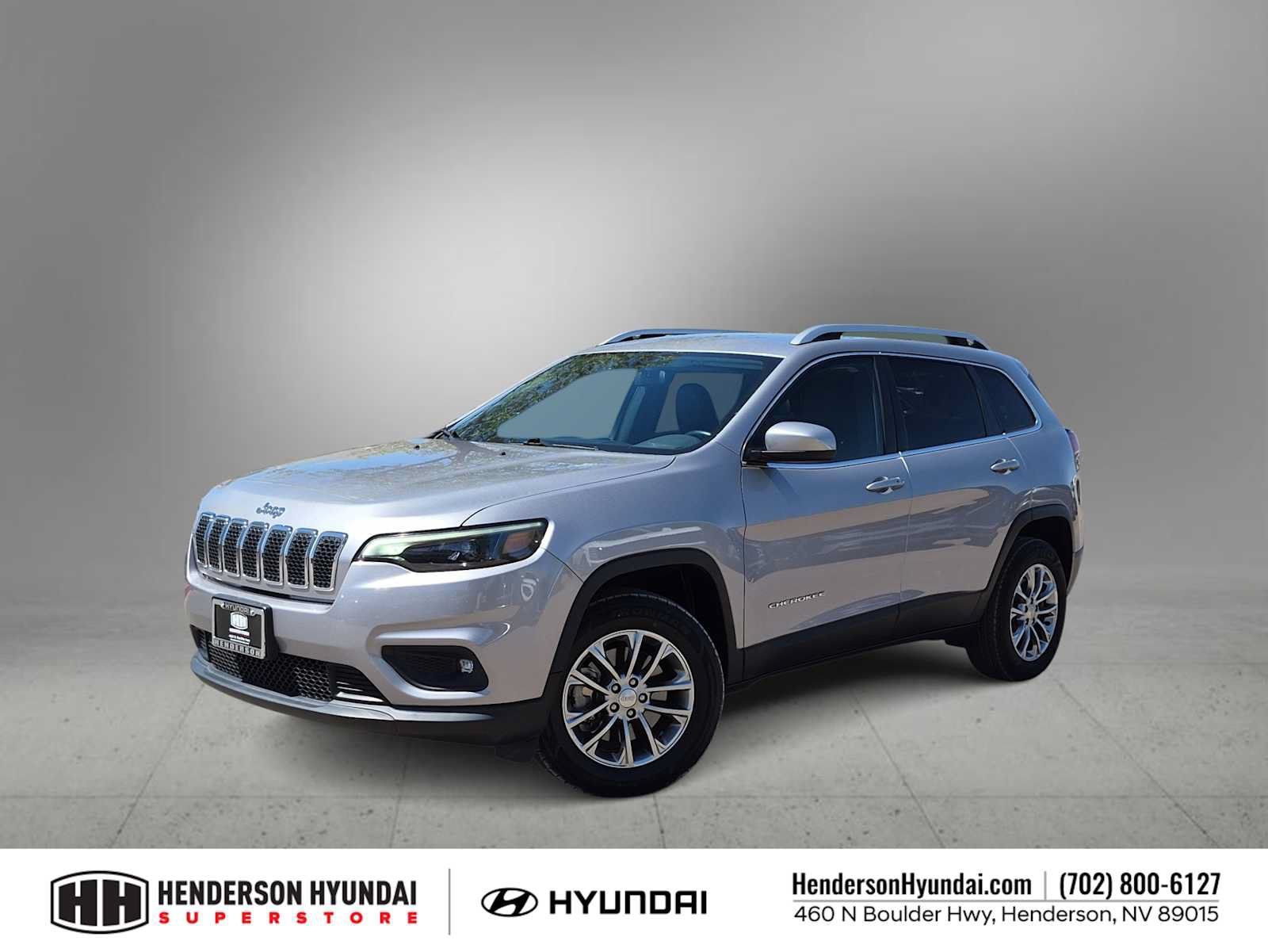 Used 2019 Jeep Cherokee Latitude Plus w/ Cold Weather Group AWD/4WD image 1