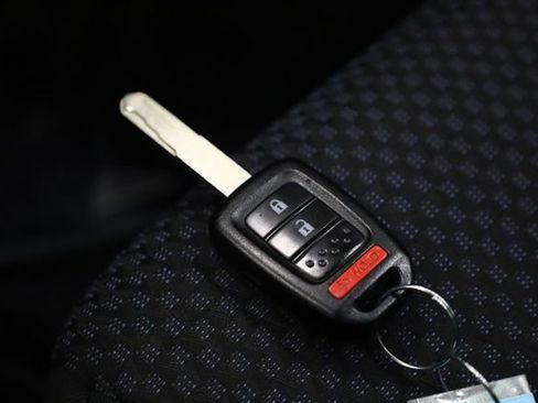 Used 2018 Honda Fit LX image 32