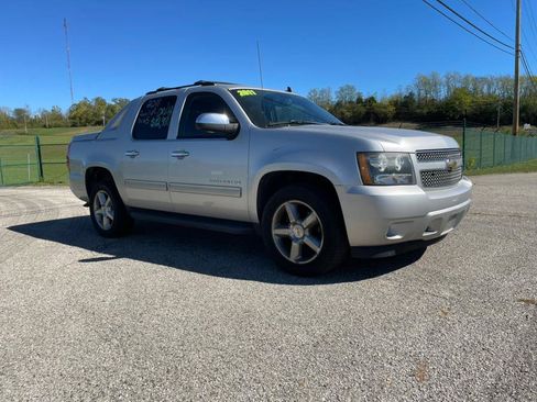 Used 2011 Chevrolet Avalanche LS w/ Regional Value Package image 7