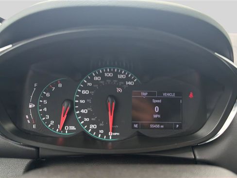 Used 2019 Chevrolet Trax LT w/ Sun & Sound Package FWD image 14