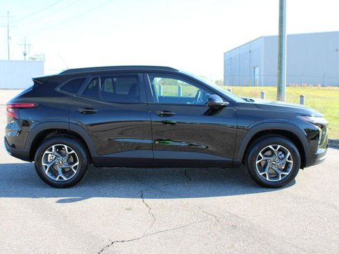 New 2026 Chevrolet Trax LT w/ Driver Confidence Package FWD image 15