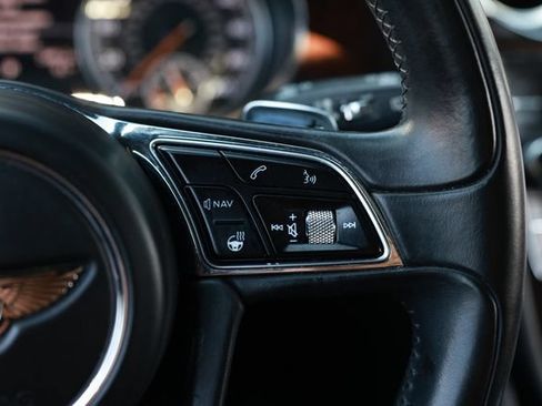 Used 2018 Bentley Bentayga AWD/4WD image 36