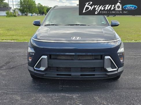 Used 2025 Hyundai Kona SEL FWD image 2