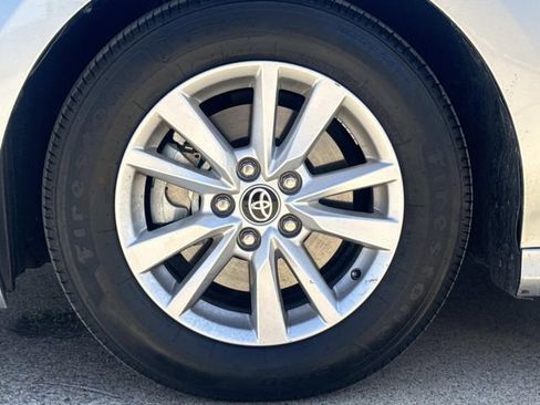 Used 2025 Toyota Camry LE image 6