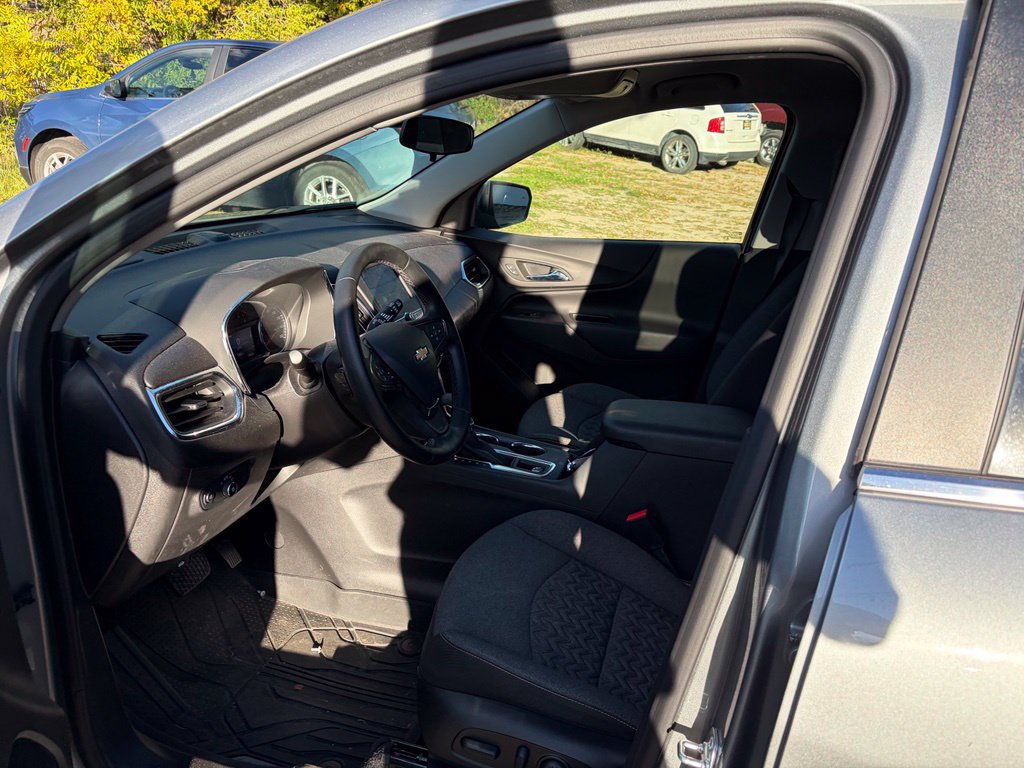 Used 2024 Chevrolet Equinox LT w/ LPO, Floor Liner Package FWD image 11