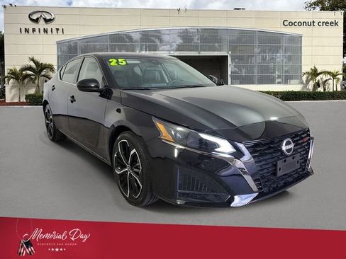 Used 2025 Nissan Altima 2.5 SR FWD image 1
