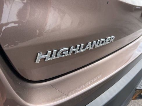 Used 2018 Toyota Highlander XLE AWD/4WD image 31