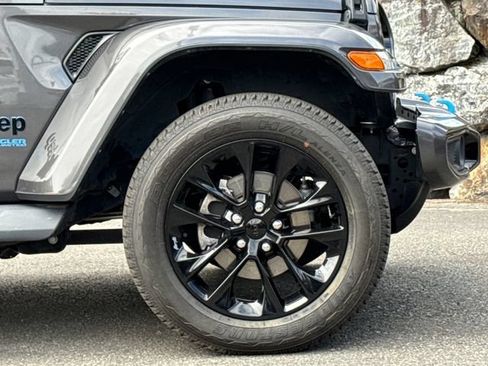 Used 2021 Jeep Wrangler Unlimited Sahara AWD/4WD image 7