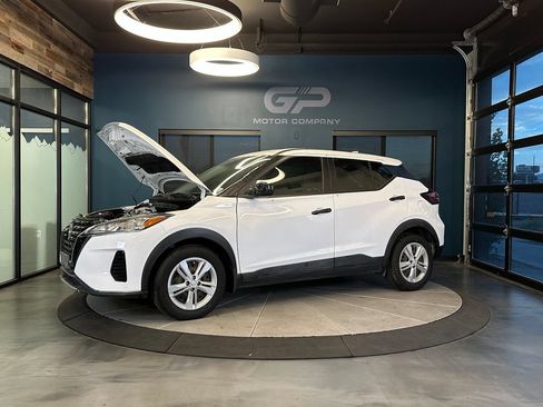 Used 2022 Nissan Kicks S FWD image 24