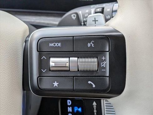 Used 2024 Hyundai Santa Fe Limited image 16