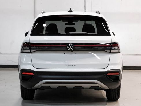 Used 2025 Volkswagen Taos S FWD image 9