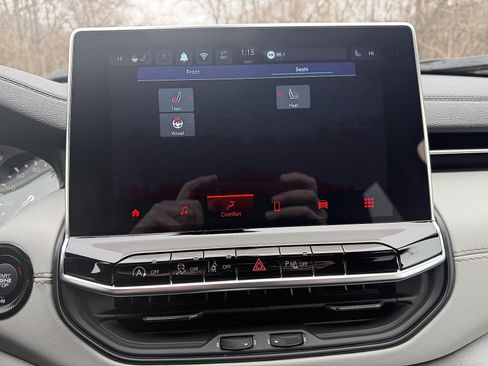 Used 2025 Jeep Compass Limited image 18