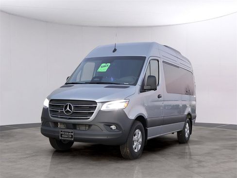 New 2025 Mercedes-Benz Sprinter 2500 image 3