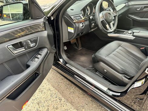Used 2014 Mercedes-Benz E 550 4MATIC Sedan image 9
