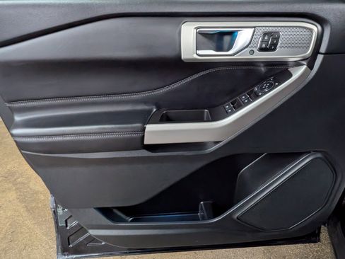 Used 2023 Ford Explorer Limited w/ Equipment Group 301A image 10