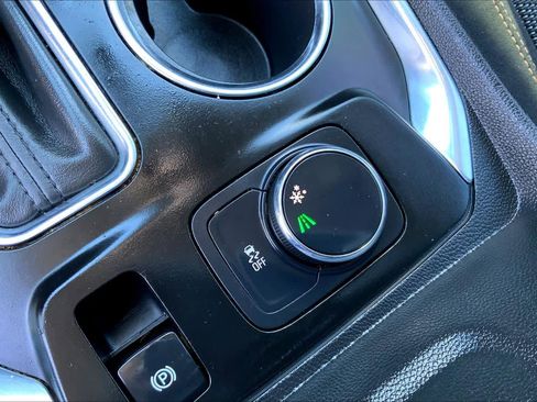 Used 2019 Chevrolet Traverse LT FWD image 29