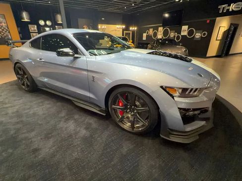 Used 2022 Ford Mustang Shelby GT500 w/ Carbon Fiber Track Pack RWD image 7
